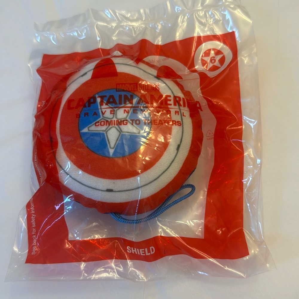 🎁5/10.00🎁 Captain America new ornament, McDonalds kids meal